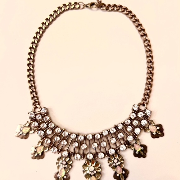Lydell NYC plastron gold necklace with gems and rhinestones - Picture 5 of 8